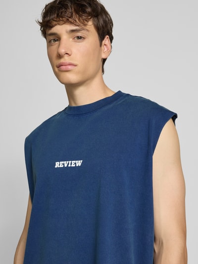 REVIEW Tanktop mit Label-Print Dunkelblau 3