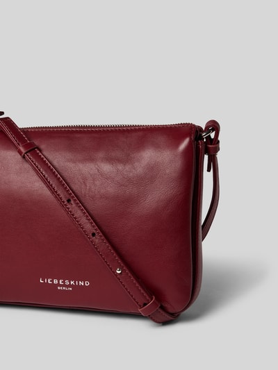 LIEBESKIND BERLIN Crossbody Bag mit Logo-Prägung Modell 'Nina' Bordeaux 3