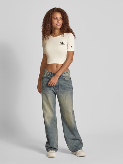 CHAMPION Fitted Fit Crop Shirt mit Label-Stitching Ecru 1