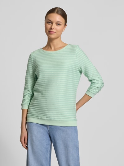 Vrouwenmodel draagt Shaped Fit Sweatshirt uit katoen-viscosemix van Tom Tailor Denim, uni, gestreept, jacquard, boothals, lange mouw, geribde boorden, frontaal zicht, bovenlichaam close-up.