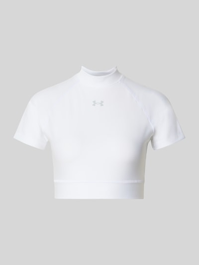 Produktfoto, Cropped T-Shirt mit Logo und Stehkragen von Under Armour, Damen T-Shirt im weißen Material-Mix mit Stretch-Anteil, Rückenlänge 30 cm in Größe S