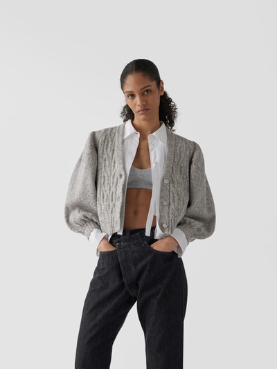Custommade Cropped Strickjacke mit Zopfmuster Hellgrau meliert 4