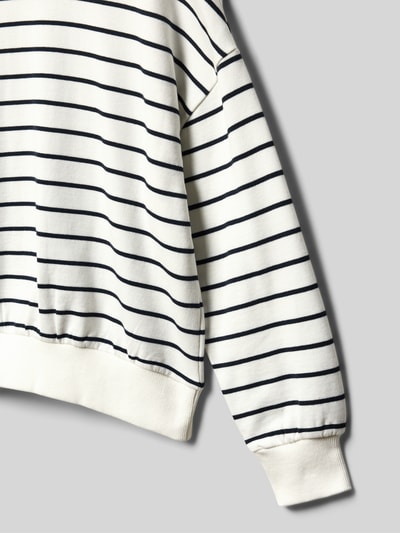 Produktfoto, Sweatshirt mit Rundhalsausschnitt Modell 'BOAT' von Mango aus Reine Baumwolle im Relaxed-Fit mit schwarzen Streifen.