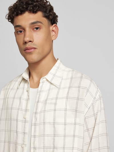 WEEKDAY Oversized Freizeithemd aus Viskose-Baumwoll-Mix mit Leinen-Anteil Offwhite 3