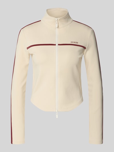 Produktfoto, Slim Fit Sweatjacke mit Stehkragen Modell 'Jasmine' von Guess, cremefarben mit bordeauxfarbenen Streifen und Logo-Print