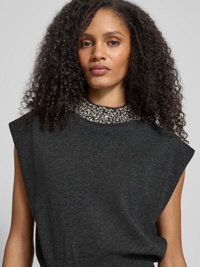 Gestuz Regular Fit Stricktop aus reiner Wolle mit Ziersteinbesatz Dunkelgrau Melange 3