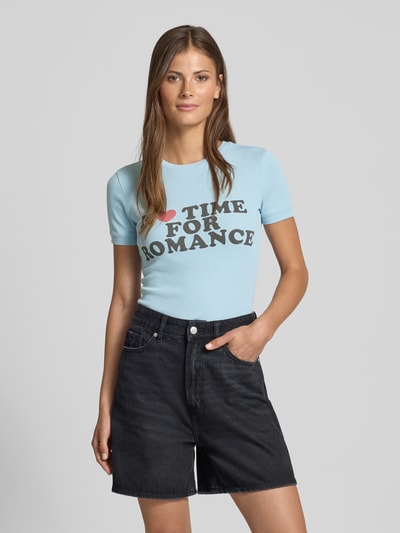 Jake*s Casual T-Shirt in Ripp-Optik mit Schriftzug Eisblau 4