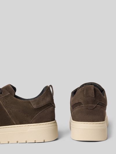 Produktfoto, Sneaker aus echt leer Modell 'Moose' van Antony Morato, bruine tinten, afgeronde pasvorm, vetersluiting, profielzool, hakhoogte maat 44: 4 cm, schachthoogte: 9 cm, schachtbreedte: 8 cm, kleur- en materiaalcontrast, gladde en suède texturen