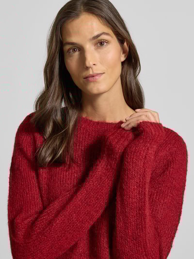 Vero Moda Sweter o kroju regular fit z dodatkiem wełny model ‘NOVAH’ Bordowy 3