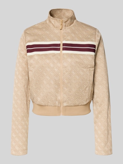 Produktfoto, Regular Fit Sweatjacke mit Allover-Logo-Print Modell 'Jacquard' von Guess Activewear in Beige mit Stehkragen, Reißverschluss und elastischem Bund.
