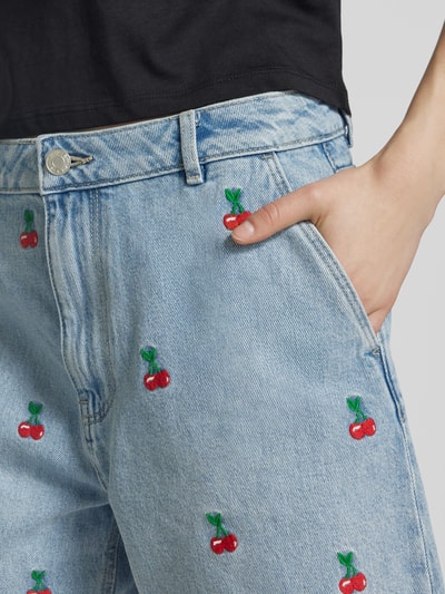 Review Jeansshorts mit Stitchings und Eingrifftaschen Hellblau 3