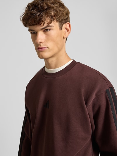 adidas Sportswear Sweatshirt met labelprint Donkerbruin - 3