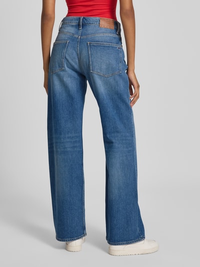 Tommy Jeans Jeansy o luźnym kroju z mieszanki bawełny model ‘MIA’ Jeansowy niebieski 5