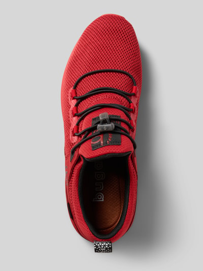 Produktfoto, Sneaker mit Schnürverschluss Modell 'Numbis' von Bugatti in Rot mit abgerundete Spitze, Label-Detail und strukturierte Sohle, Absatzhöhe 5 cm, Schafthöhe 8 cm, Schaftweite 7 cm