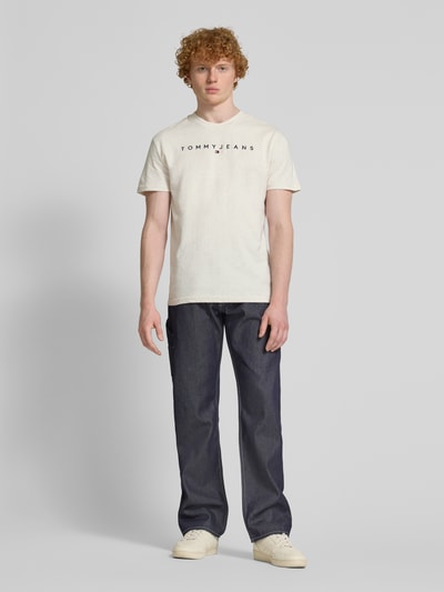 Tommy Jeans Regular fit T-shirt van puur katoen met labelstitching Offwhite gemêleerd - 1