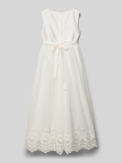 Produktfoto, Maxikleid mit Rundhalsausschnitt von Une Hautre Couture aus Baumwoll-Mix, taillierter Schnitt, Zierbesatz, Schleifen-Detail, Knopfleiste, Rückenlänge bei Größe 134: 105 cm, weiß mit feiner Stickerei und transparenter Optik.