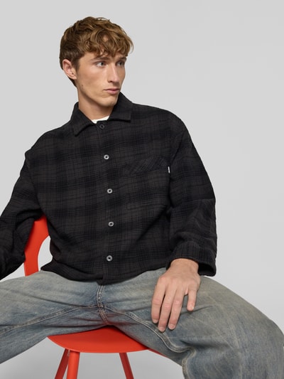 REVIEW Regular Fit Freizeithemd mit Kentkragen Black 3