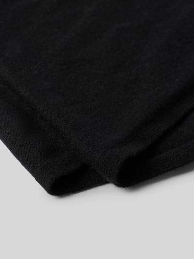 Produktfoto, Balaclava aus reinem Kaschmir mit offener Front von Christian Berg Woman, schwarze glatte Textur, weiches Material.