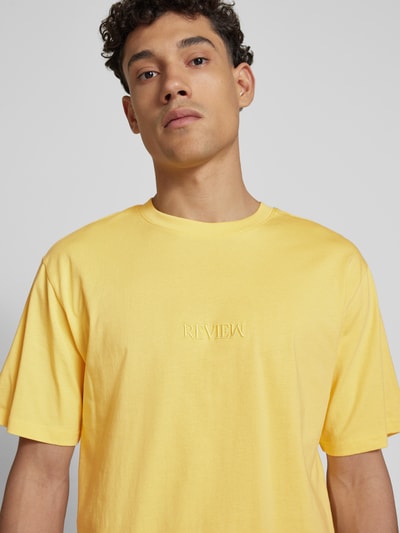 REVIEW T-shirt z wyhaftowanym logo Pastelowy żółty 3