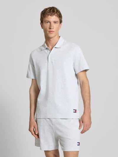 Tommy Jeans Regular Fit Sweatshorts aus Baumwoll-Mix Hellgrau Melange 4