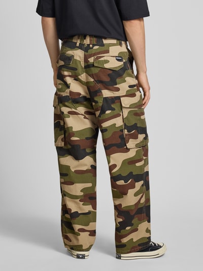REVIEW Baggy Cargohose mit Gesäßtaschen Oliv 5