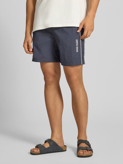 Calvin Klein Jeans Korte straight leg broek met labelprint Donkerblauw - 4