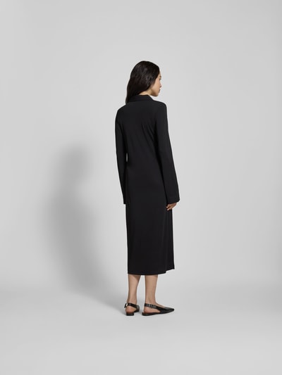 Filippa K Midikleid mit V-Ausschnitt Black 5