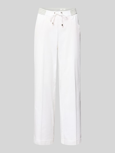 Produktfoto, weiße Wide Fit Stoffhose in 7/8-Länge Modell 'Sue' von TONI, elastischer Baumwoll-Mix, Bügelfalte, Tunnelzugbund, Eingrifftaschen