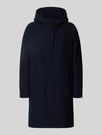 Produktfoto, dunkelblauer Regular Fit Mantel mit Kapuze Modell 'Naukano' von DRYKORN, feines Strukturmuster, Gerade Form, glatte Textur