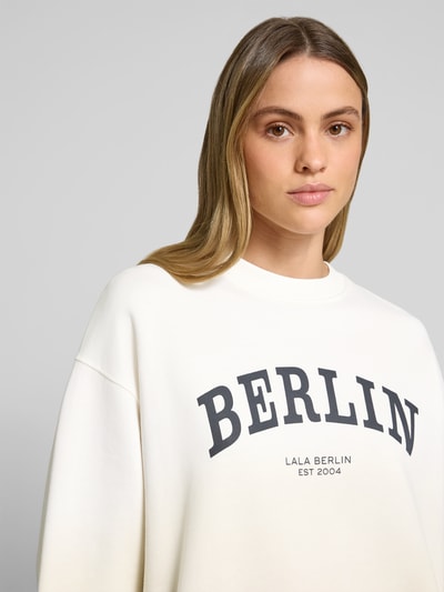 Lala Berlin Oversized Sweatshirt mit Statement-Print Ecru 3