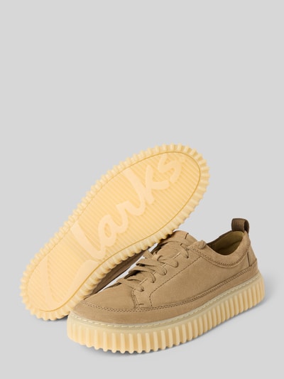 Clarks Schnürschuhe mit strukturierter Sohle Sand 4