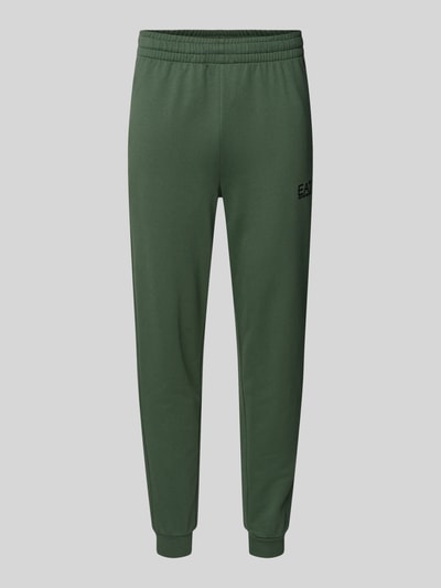 Produktfoto, Sweatpants mit Logo und elastischem Bund von EA7 Armani aus grünem Baumwoll-Elasthan-Mix, Regular-Fit, glatte Struktur.