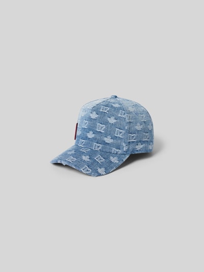 Produktfoto, Base Cap in Denim-Optik von Dsquared2 aus reiner Baumwolle mit Allover-Logo-Details, curved Visor und Strapback, blaue Farbstruktur