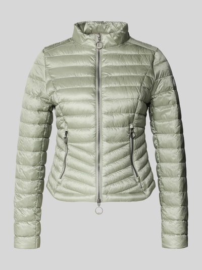 Produktfoto, Steppjacke mit Stehkragen von Gil Bret in Hellgrün, taillierte Form, Zweiwege-Reißverschluss, Reißverschlusstaschen, glatte Textur