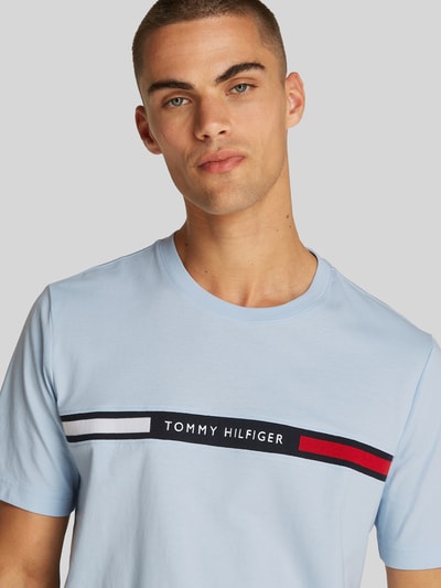 Tommy Hilfiger t-shirt o kroju regular fit z czystej bawełny Jasnoniebieski 3