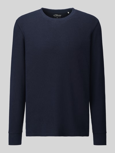 Produktfoto, Regular Fit Langarmshirt aus reiner Baumwolle von s.Oliver RED LABEL in Dunkelblau mit feiner Struktur vor grauem Hintergrund