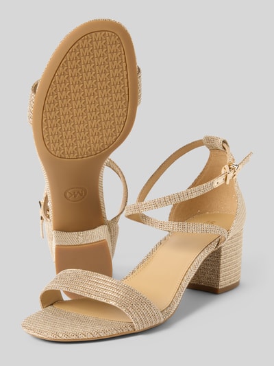 Produktfoto, Sandaletten met structuurpatroon model 'Serena' van MICHAEL Michael Kors, all-over glittergarnering, afgeronde pasvorm, hakhoogte maat 40: 6 cm, schachthoogte maat 40: 9 cm.