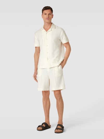 JOOP! Jeans Regular Fit Shorts mit fixierten Bügelfalten Modell 'Damiano' Offwhite 1