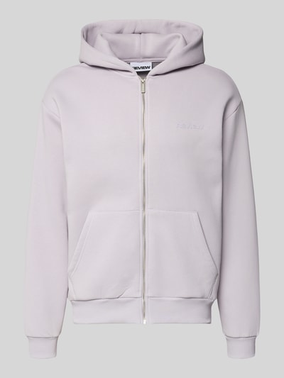 Produktfoto, Sweatjacke mit Känguru-Tasche von REVIEW aus Baumwoll-Mix in Hellgrau, Relaxed Fit, Reißverschluss, strukturierte Oberfläche