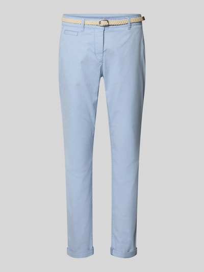 Produktfoto, Slim Fit Chino aus Baumwoll-Mix von Tom Tailor, jasnoniebieski, jednolity, krój slim fit, kontrastowe szwy, pasek, boczne kieszenie, kieszenie z tyłu, bawełniany materiał
