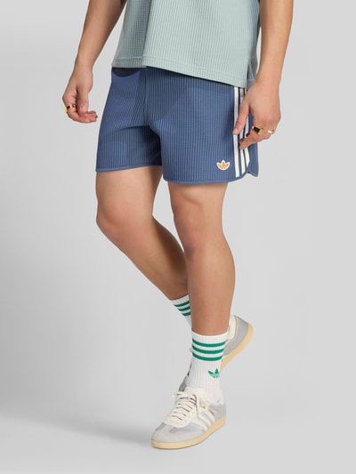 adidas Originals Relaxed Fit Shorts mit Baumwoll-Anteil Rauchblau 4