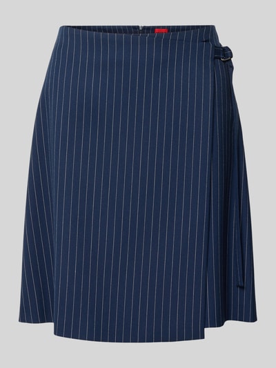 Produktfoto, Leicht ausgestellter Mini-Rock in Wickeloptik Modell 'RABISU' von HUGO in dunkelblau mit Nadelstreifen, Twill-Struktur, Bindegürtel, asymmetrischem Saum