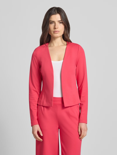 Kobiece modelka nosi Slim Fit Blazer in offener Passform Modell 'KATE' od ICHI, mieszanka materiałów z dodatkiem wiskozy, krój slim fit, długość tyłu w rozmiarze S: 54 cm, szerokość w rozmiarze S: 46 cm, długość rękawów w rozmiarze S: 64 cm, intensywny różowy kolor, gładka faktura, widok całej sylwetki z przodu.
