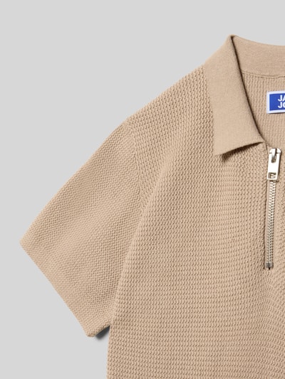 Productfoto, Regular Fit Poloshirt in breistructuur look Modell 'Max' van Jack & Jones, zuiver katoen, korte mouw, ritssluiting, zandkleur