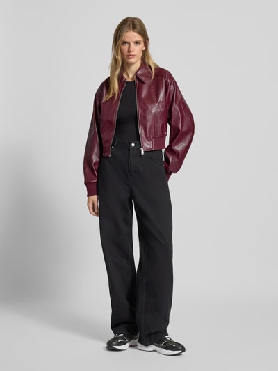 Calvin Klein Jeans Cropped Jacke in Leder-Optik Bordeaux 1