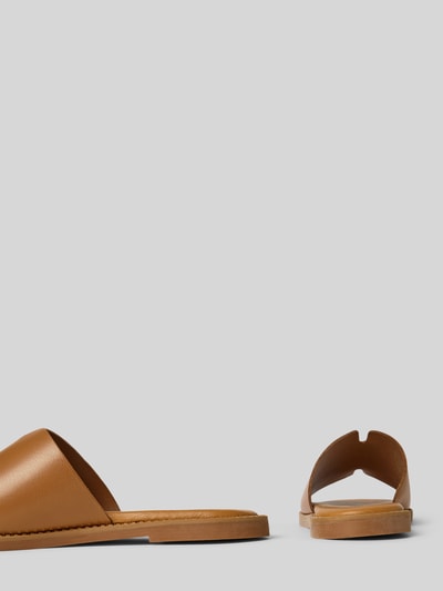 Tamaris Slides aus Leder mit strukturierter Sohle Cognac 2