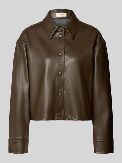 Produktfoto, Jacke in Leder-Optik Modell 'LENNOX' von SUNCOO PARIS in Braun mit Umlegekragen und Knopfleiste, glatte strukturierte Oberfläche