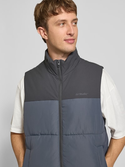 JACK & JONES Weste mit Stehkragen Modell 'RAZE' Stein 3