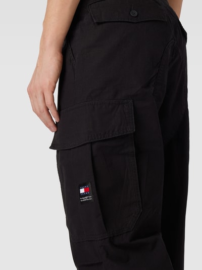 Tommy Jeans Cargohose mit Label-Detail Modell 'AIDEN' Black 3