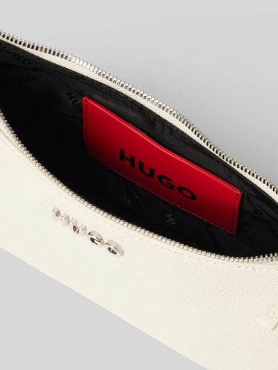 HUGO Handtasche mit Label-Applikation Modell 'Chris' Offwhite 5